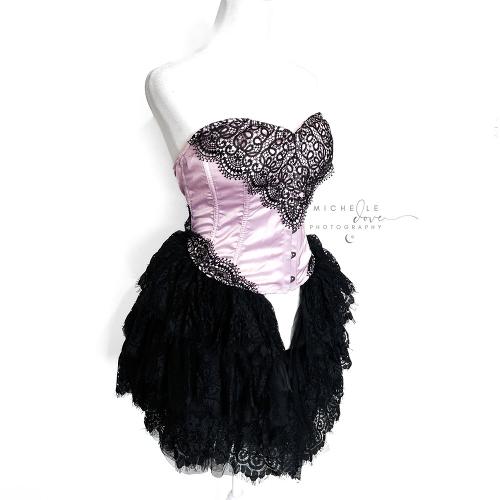 Widow Immortal Love Bustle Corset - Picture 5 of 8